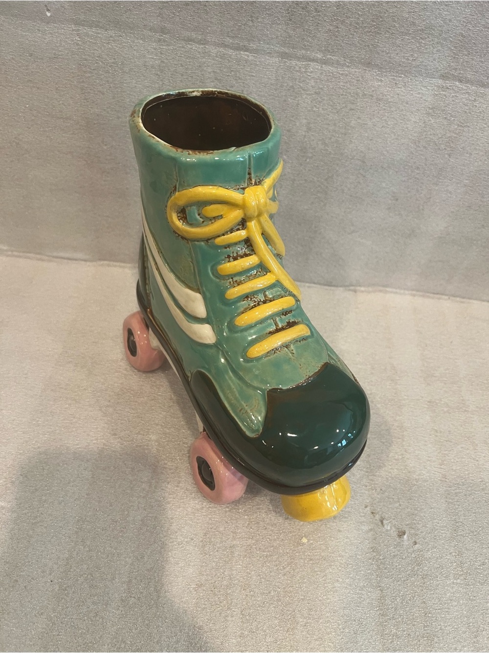 KALALOU Ceramic Roller Skate Planter, 9” Height, Home Decor